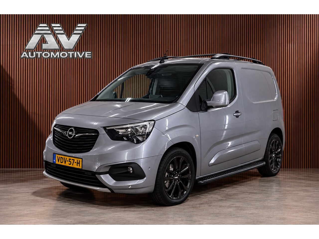 Opel Combo - 1.5D Innovation | Camera | Blind Spot | Trekhaak | Navigatie | CarPlay | Airco | Cruise co - AutoWereld.nl