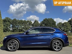Alfa Romeo Stelvio - 2.0t Q4 Veloce, pano, Harman Kardon, 20"