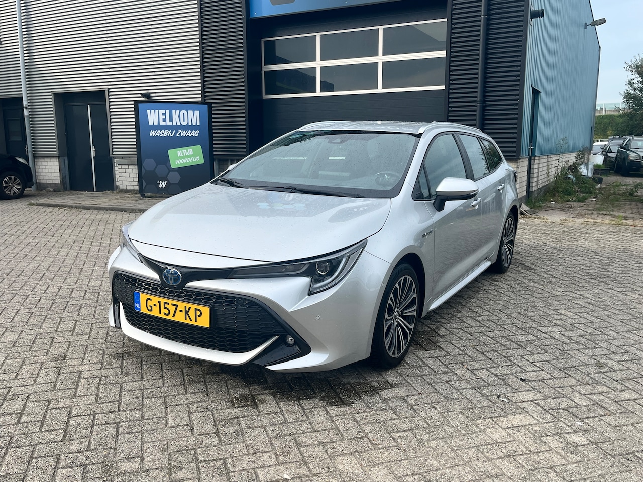 Toyota Corolla Touring Sports - 2.0 Hybrid Business Sport Intro - AutoWereld.nl