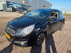 Opel Corsa - 1.4-16V Business LOOPT OP 3 CILINDERS