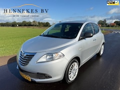 Lancia Y(psilon) - Ypsilon 0.9 TwinAir Silver Plus clima stoelverwarming