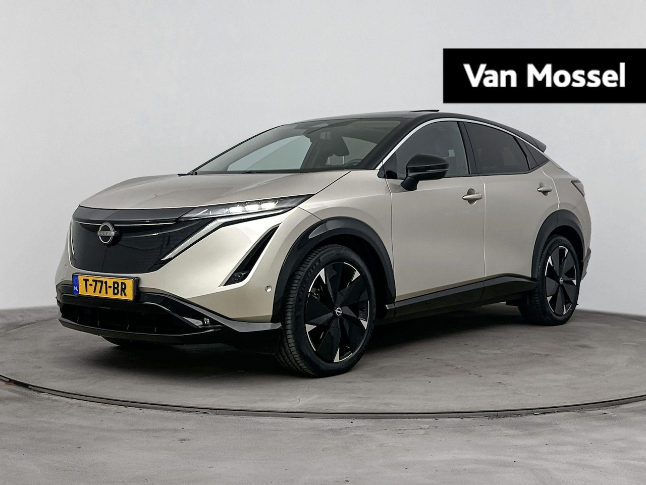 Nissan Ariya - Evolve 91 kWh | Head-Up display | Open panoramisch dak | Verwarmde stoelen, stuur en voorr - AutoWereld.nl