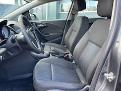 Opel Astra Sports Tourer - 1.4 Turbo Business Edition | Cruise + Airco Nu € 3.250,