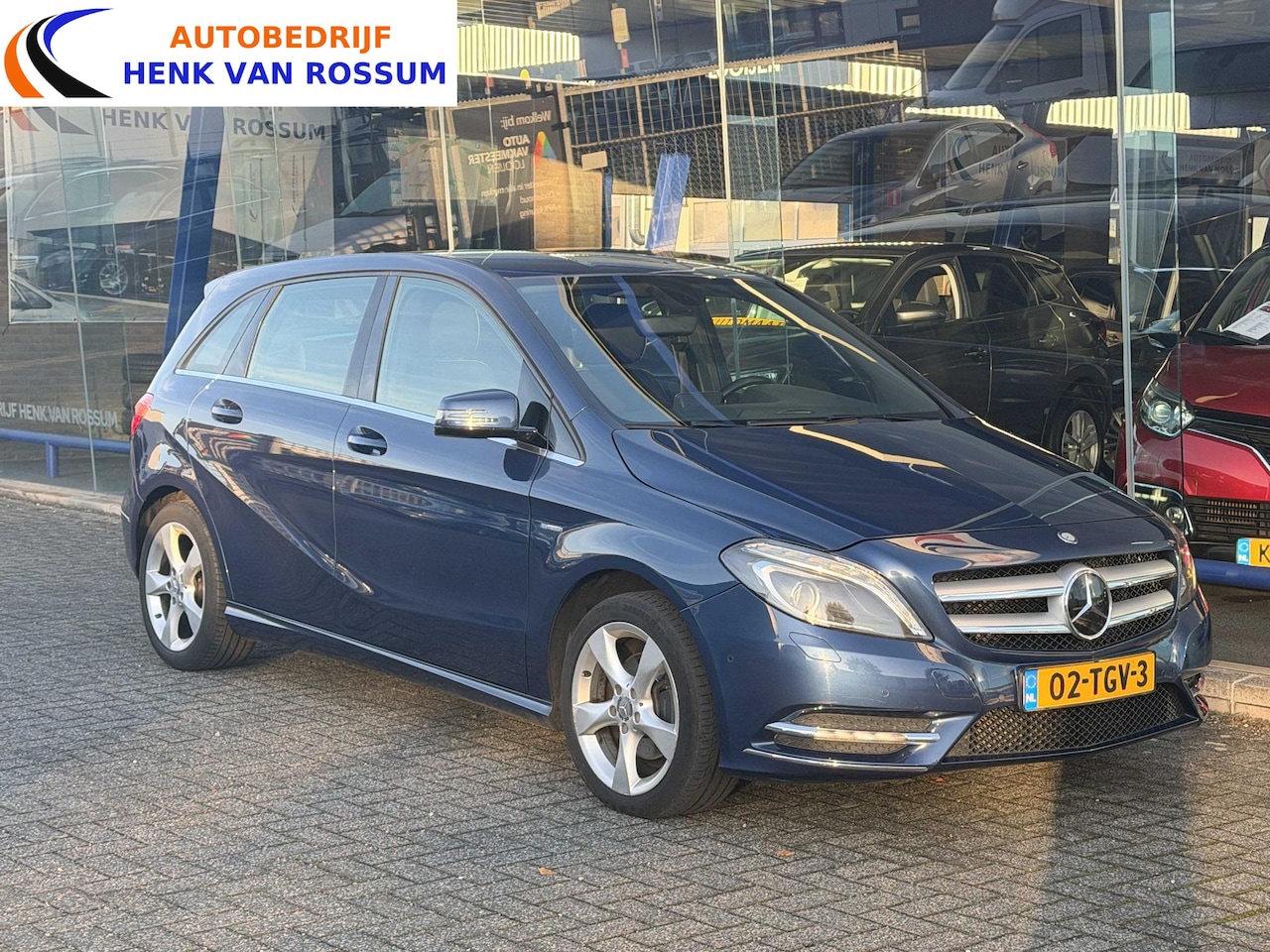 Mercedes-Benz B-klasse - 180 Ambition Trekhaak | Camera | Airco | Cruise | Navi | PDC v+a | Bi-xenon | NAP. - AutoWereld.nl