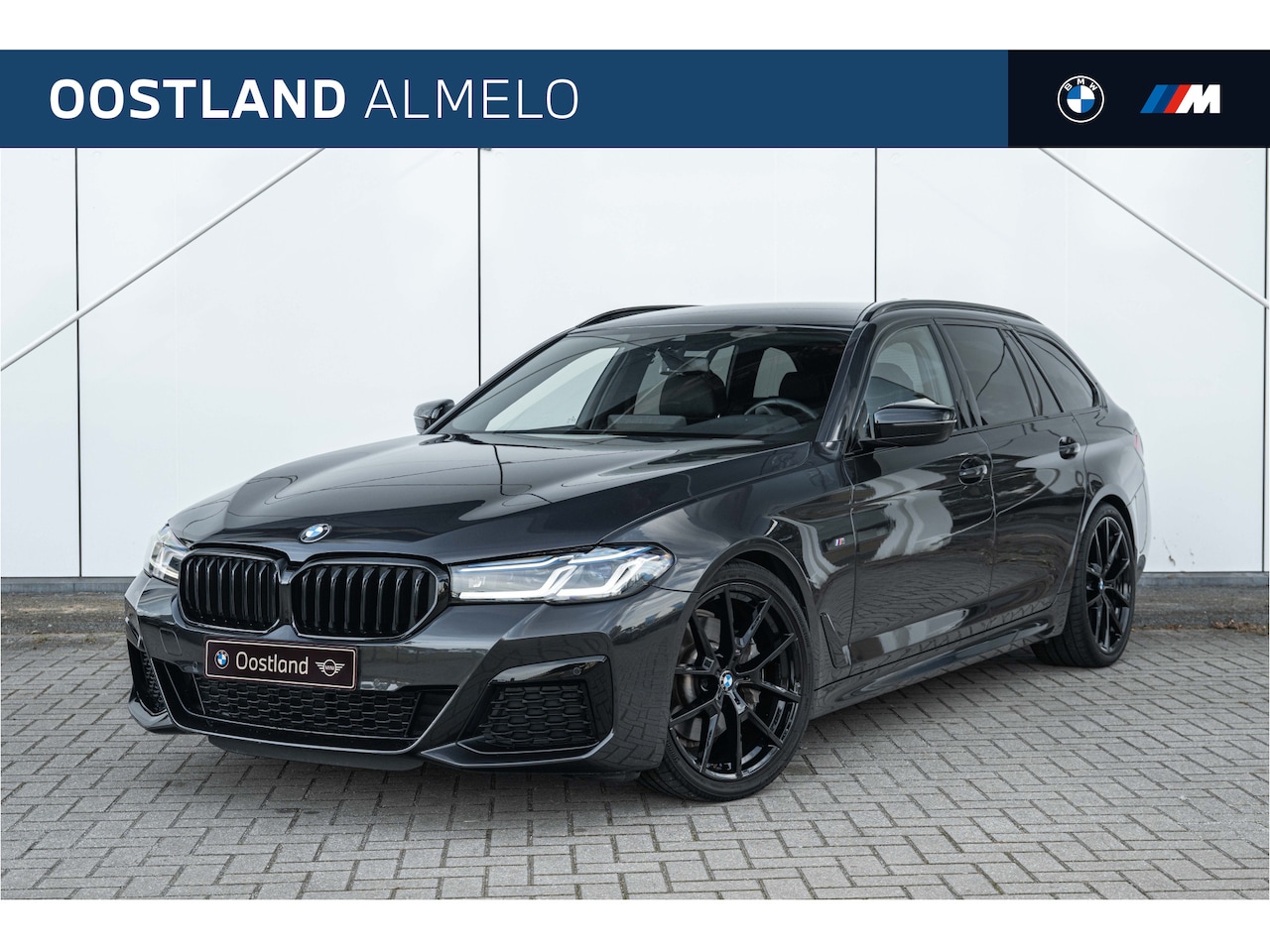 BMW 5-serie Touring - 530i High Executive Automaat / Comfortstoelen / Laserlight / Stoelverwarming / Getint glas - AutoWereld.nl
