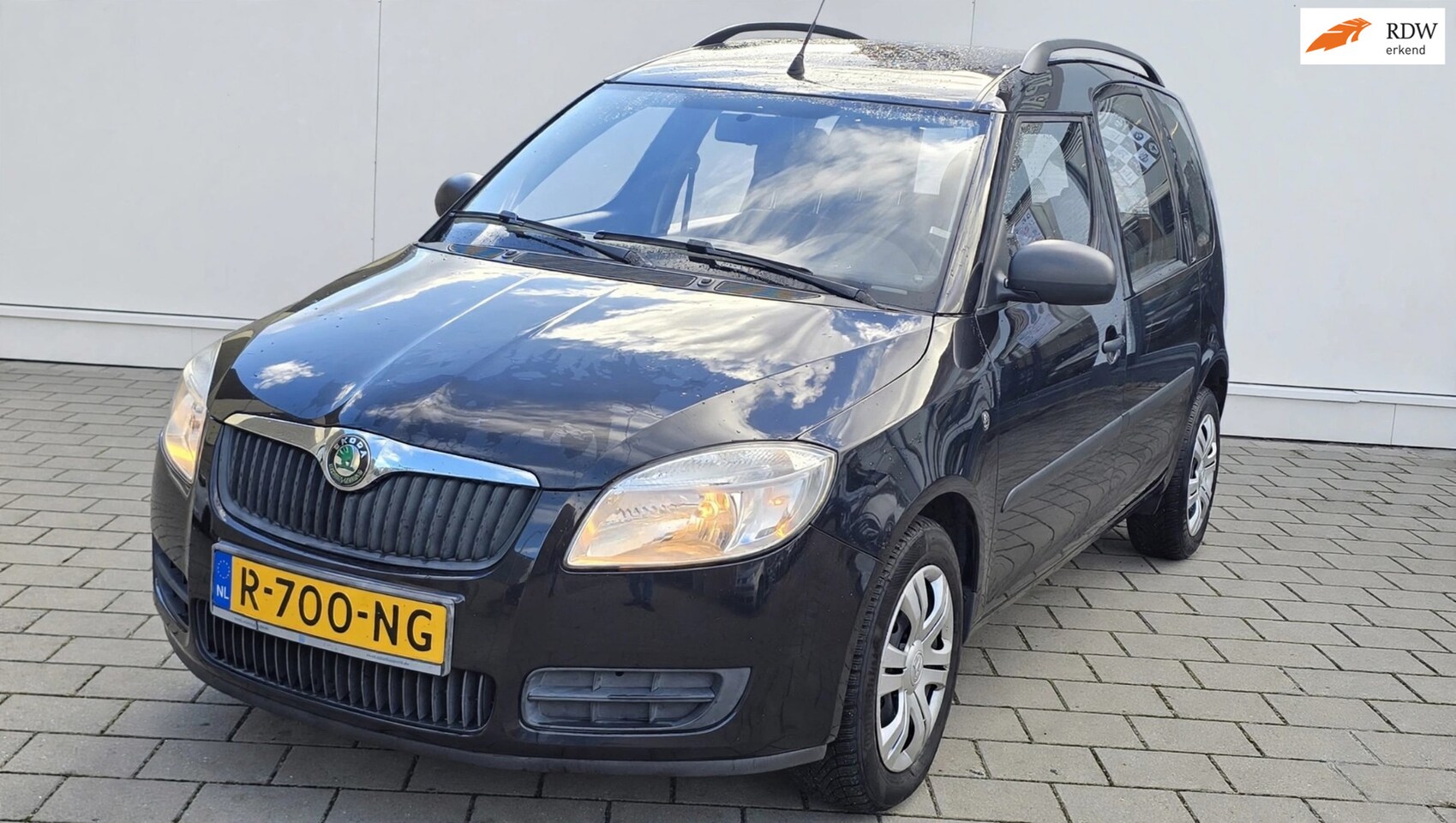 Skoda Roomster - 1.2 Ambition*1 e eig*apk*airco*elek ramen*trekhaak*inruil mog!!! - AutoWereld.nl