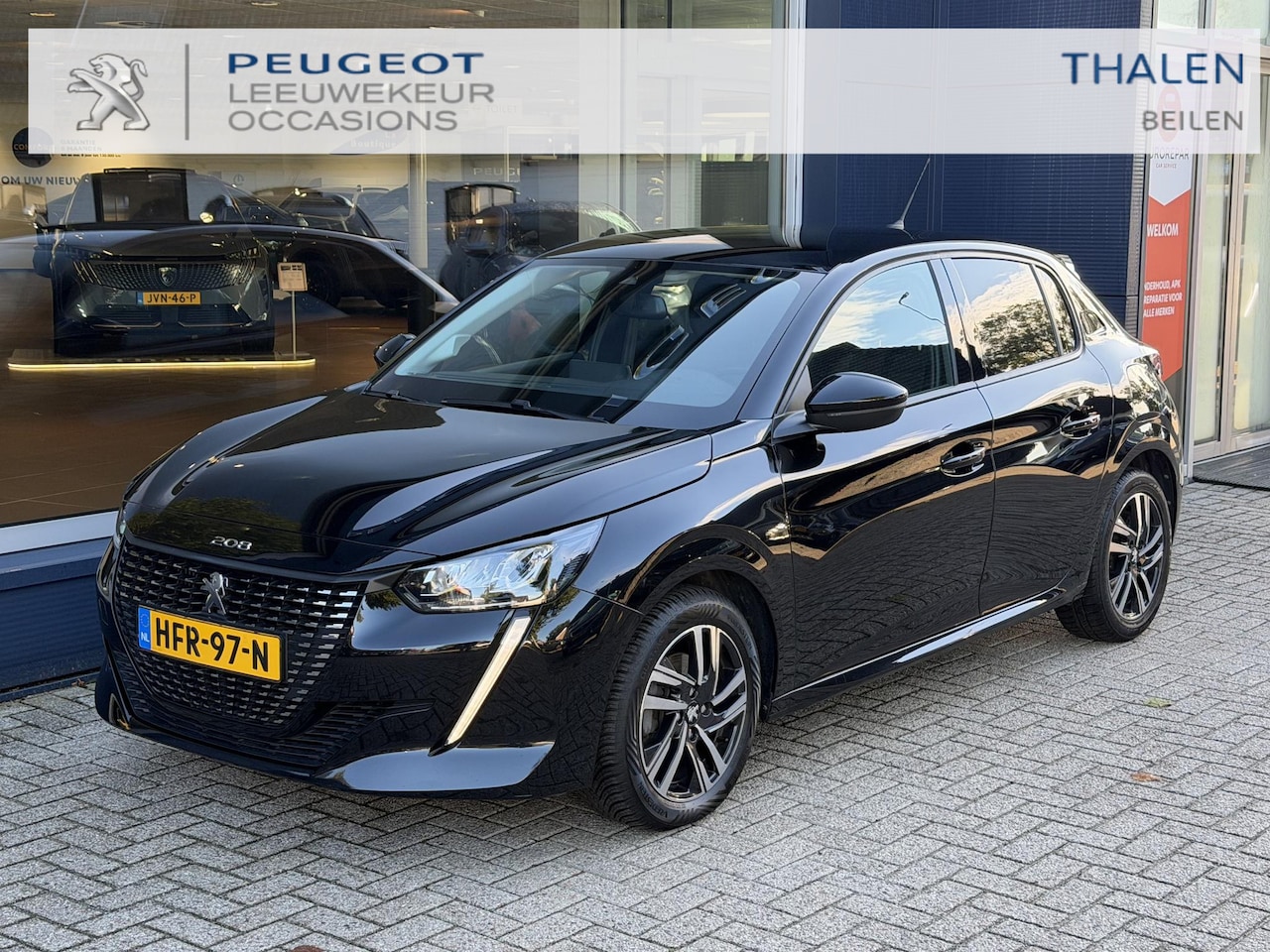 Peugeot 208 - 1.2 Turbo 100PK Allure | Navigatie via Telefoon | All season banden | Keyless Entry/Start - AutoWereld.nl