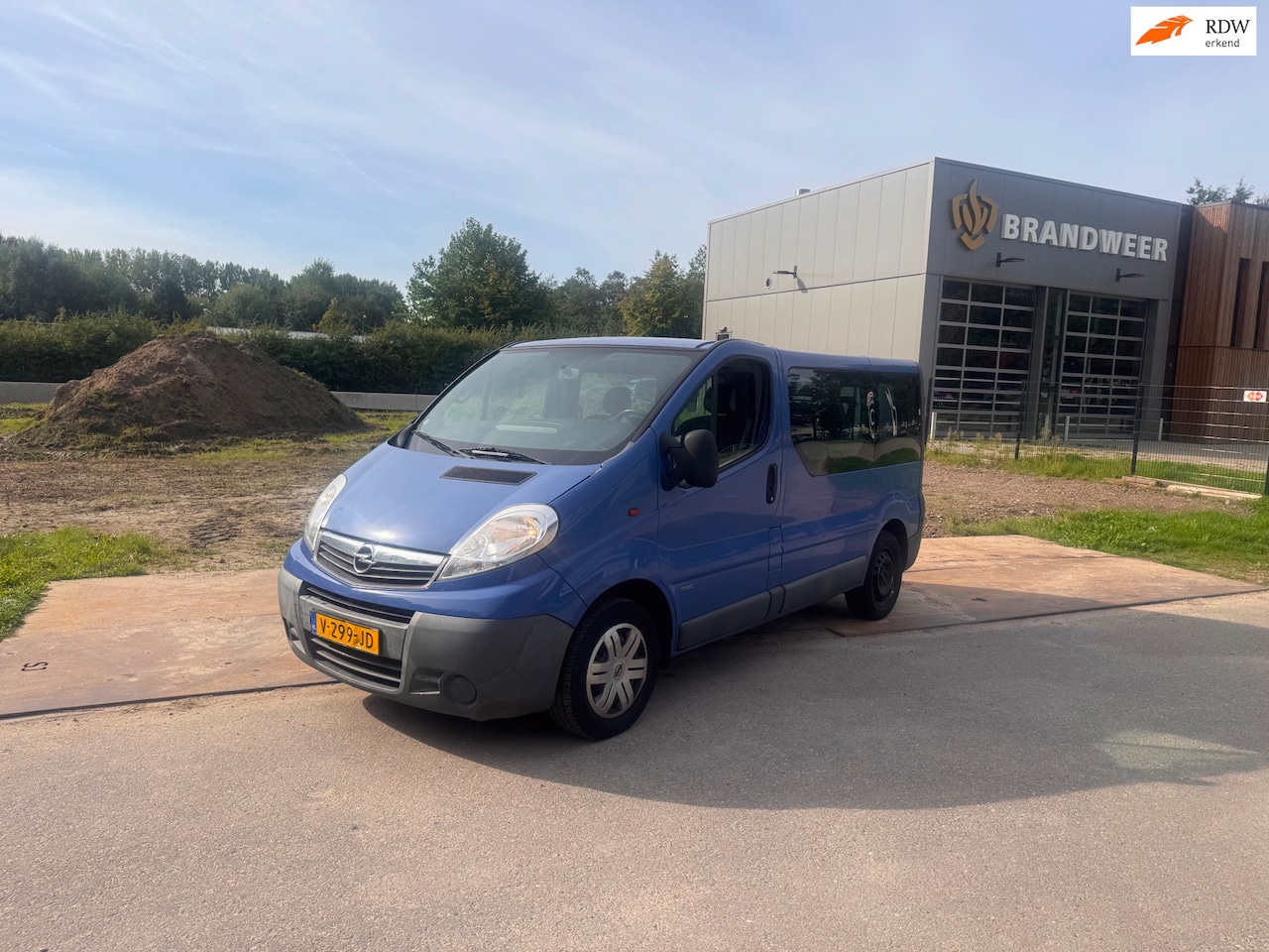Opel Vivaro - 2.0 CDTI L1H1 Automaat Defect.Airco - AutoWereld.nl