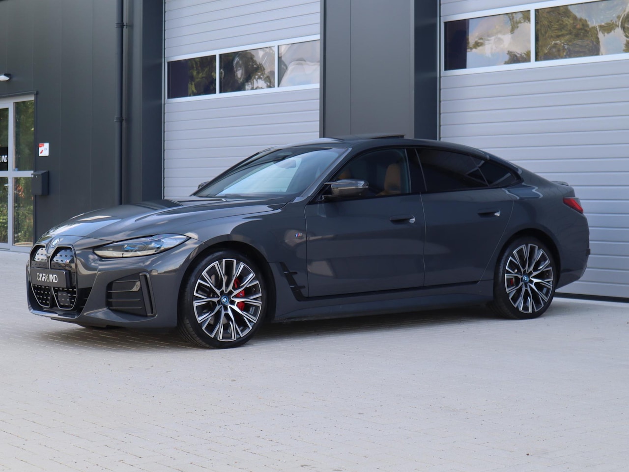 BMW i4 - M50|Pano|M seats|Carbon|Trekhaak|20''|Dravit|BTW! - AutoWereld.nl