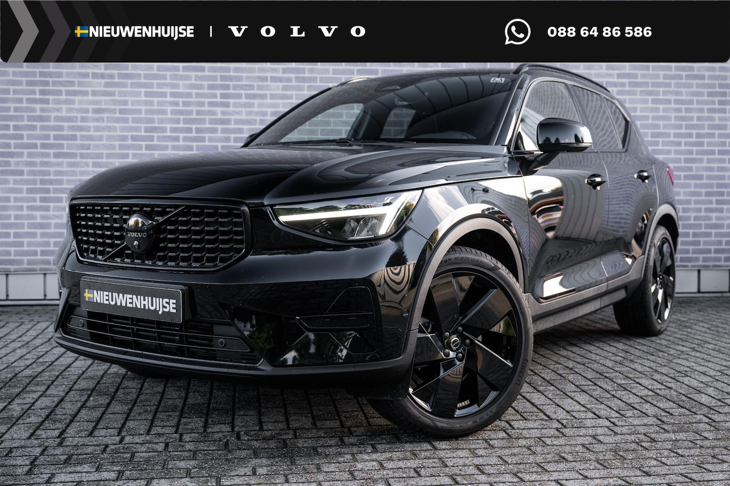 Volvo XC40 - 2.0 B4 Plus Black Edition | Trekhaak | Lichtmetalen Velgen 20 inch | Harman Kardon Audio | - AutoWereld.nl