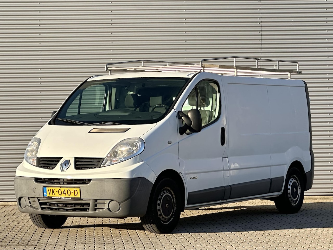 Renault Trafic - 2.0 dCi T29 L2H1 Airco|Navi|Cruise - AutoWereld.nl