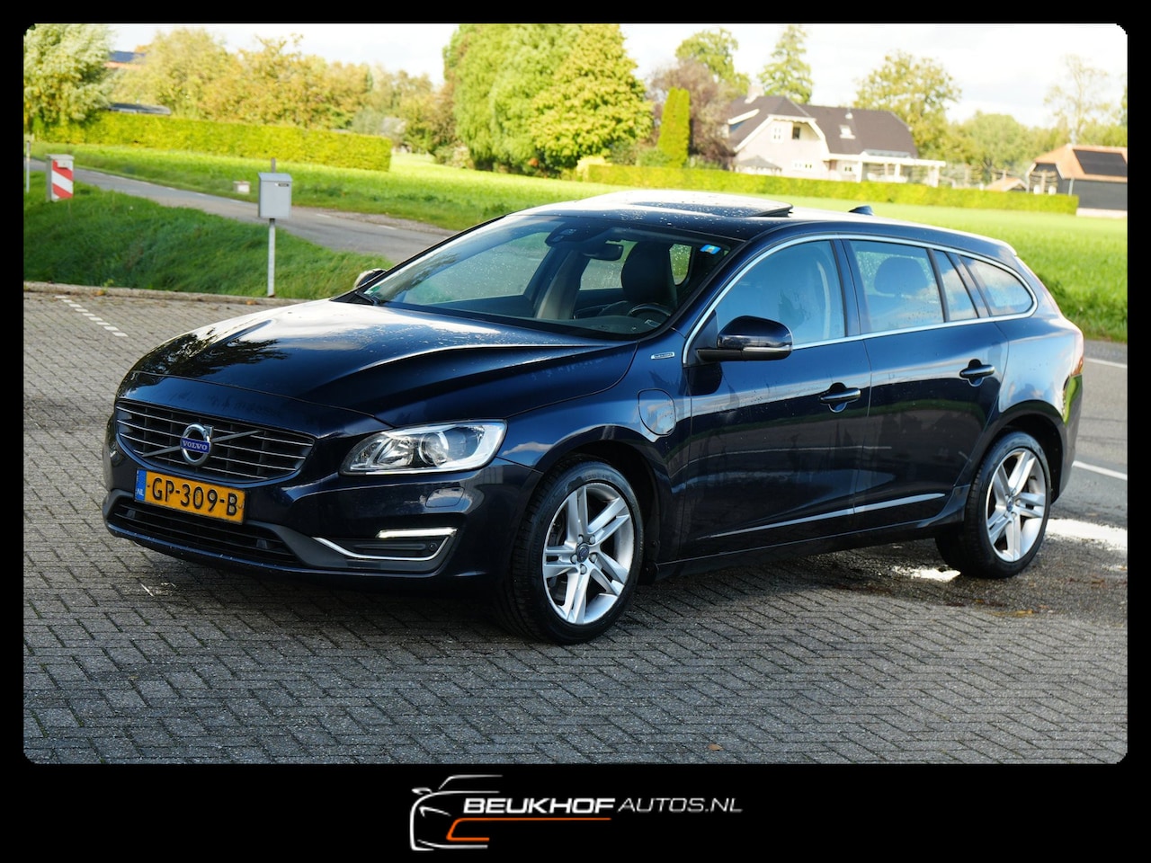 Volvo V60 - 2.4 D6 Twin Engine Summum Leer Navi schuifdak - AutoWereld.nl