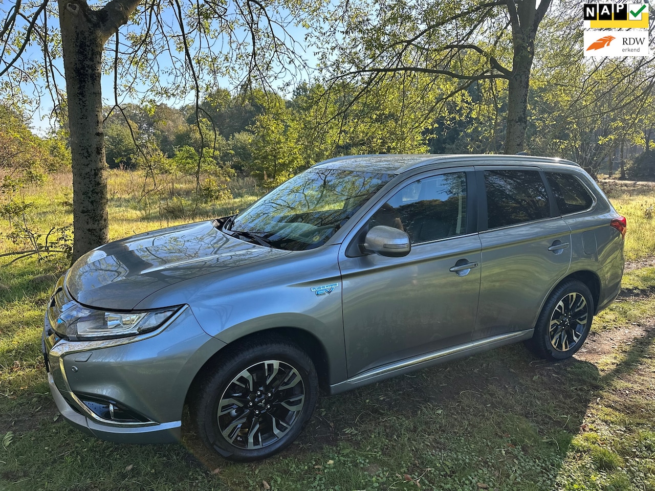 Mitsubishi Outlander - 2.0 PHEV Executive Edition APK 15-12-2026 - AutoWereld.nl