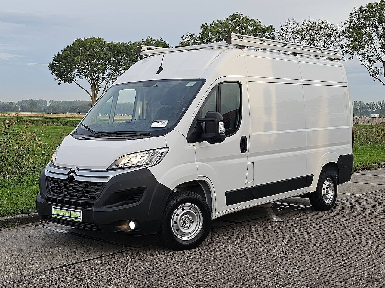 Citroën Jumper - 2.2 BlueHDi 120 L2H2 3.3t Cruise control, Airco, Navi, Camera, Dodehoek detectie, Imperiaa - AutoWereld.nl