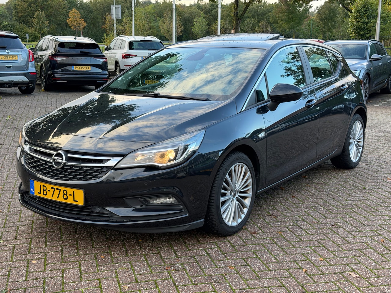 Opel Astra - 1.0 Business+ / Schuifdak / Camera / CarPlay / 17'' / DAB / Cruise Control - AutoWereld.nl