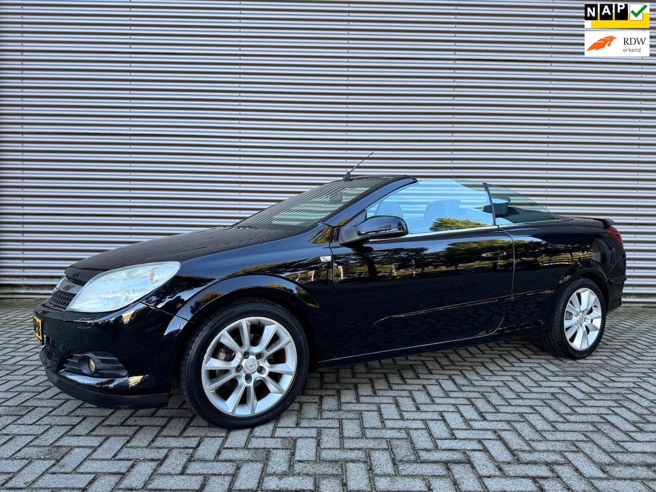 Opel Astra TwinTop - 1.8 Temptation Airco leder Cruise Pdc In Perfecte Staat!!! - AutoWereld.nl