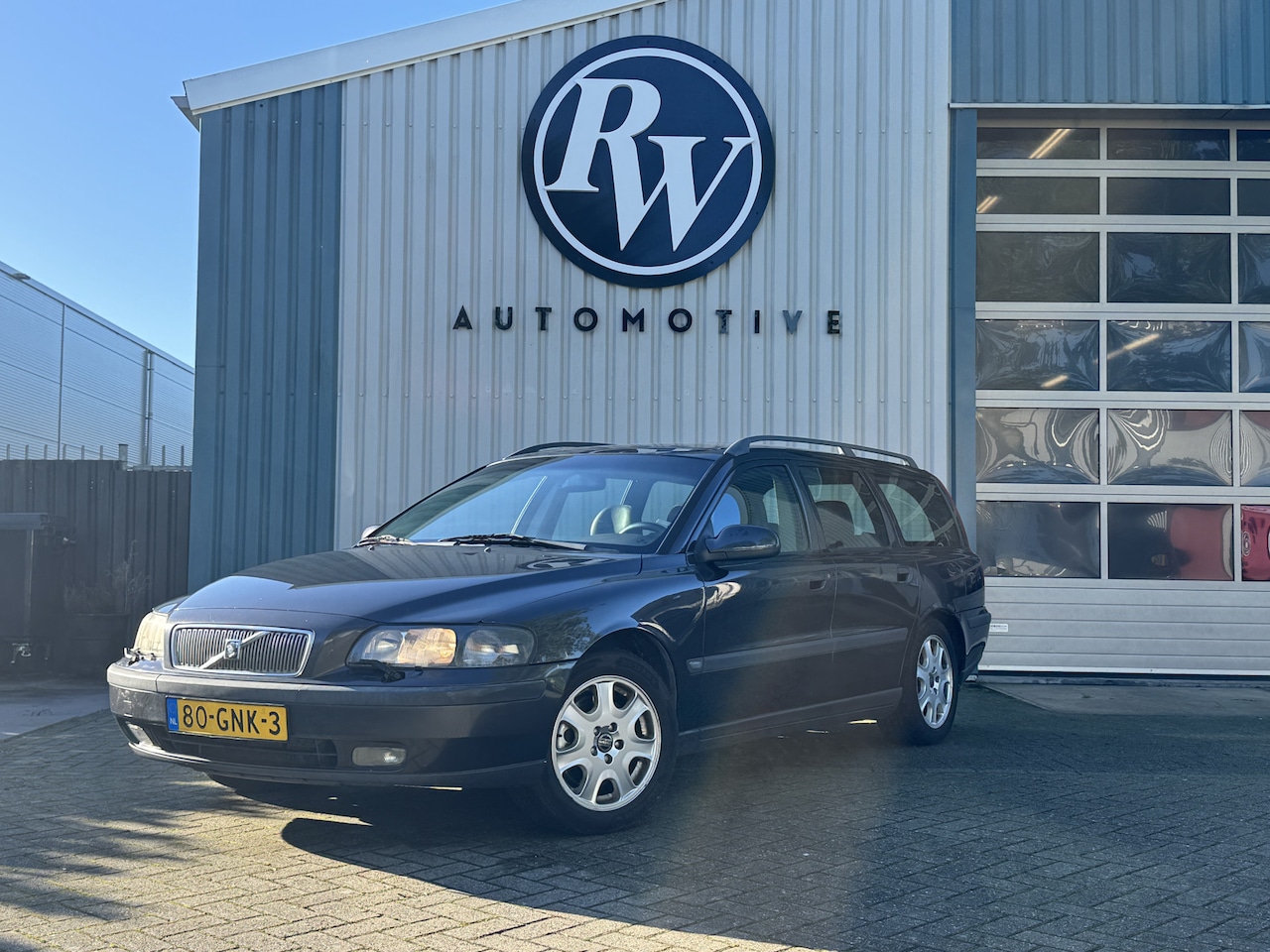 Volvo V70 - 2.4 T 200PK APK 06-08-2027 Leder Airco Stl verw Open dak trekhaak - AutoWereld.nl