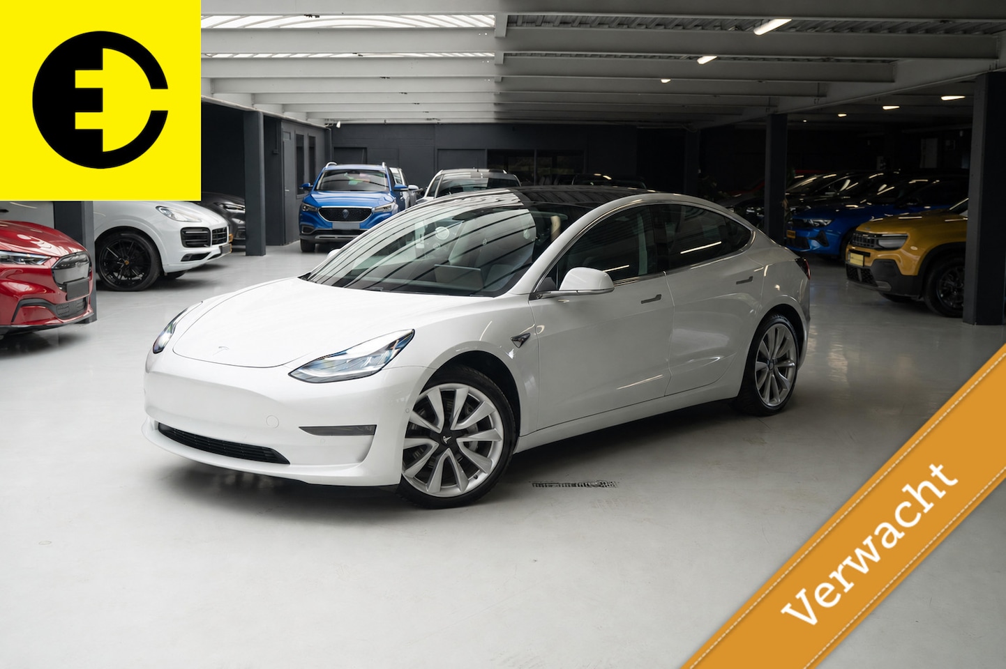 Tesla Model 3 - Long Range AWD 75 kWh | Trekhaak | Pano | Leder - AutoWereld.nl