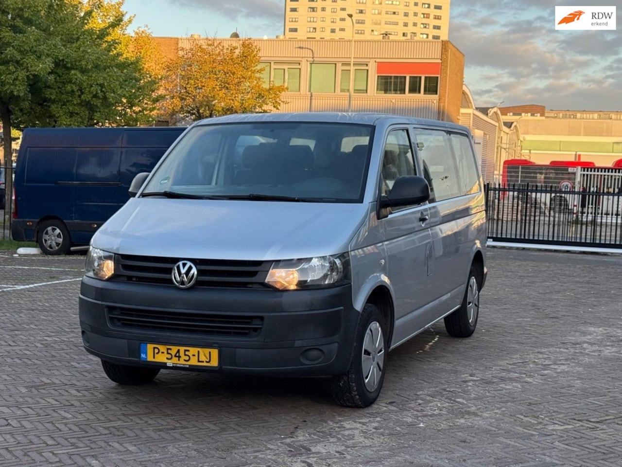 Volkswagen Transporter Kombi - 2.0 TDI L1H2 Trendline 2.0 TDI L1H2 Trendline - AutoWereld.nl