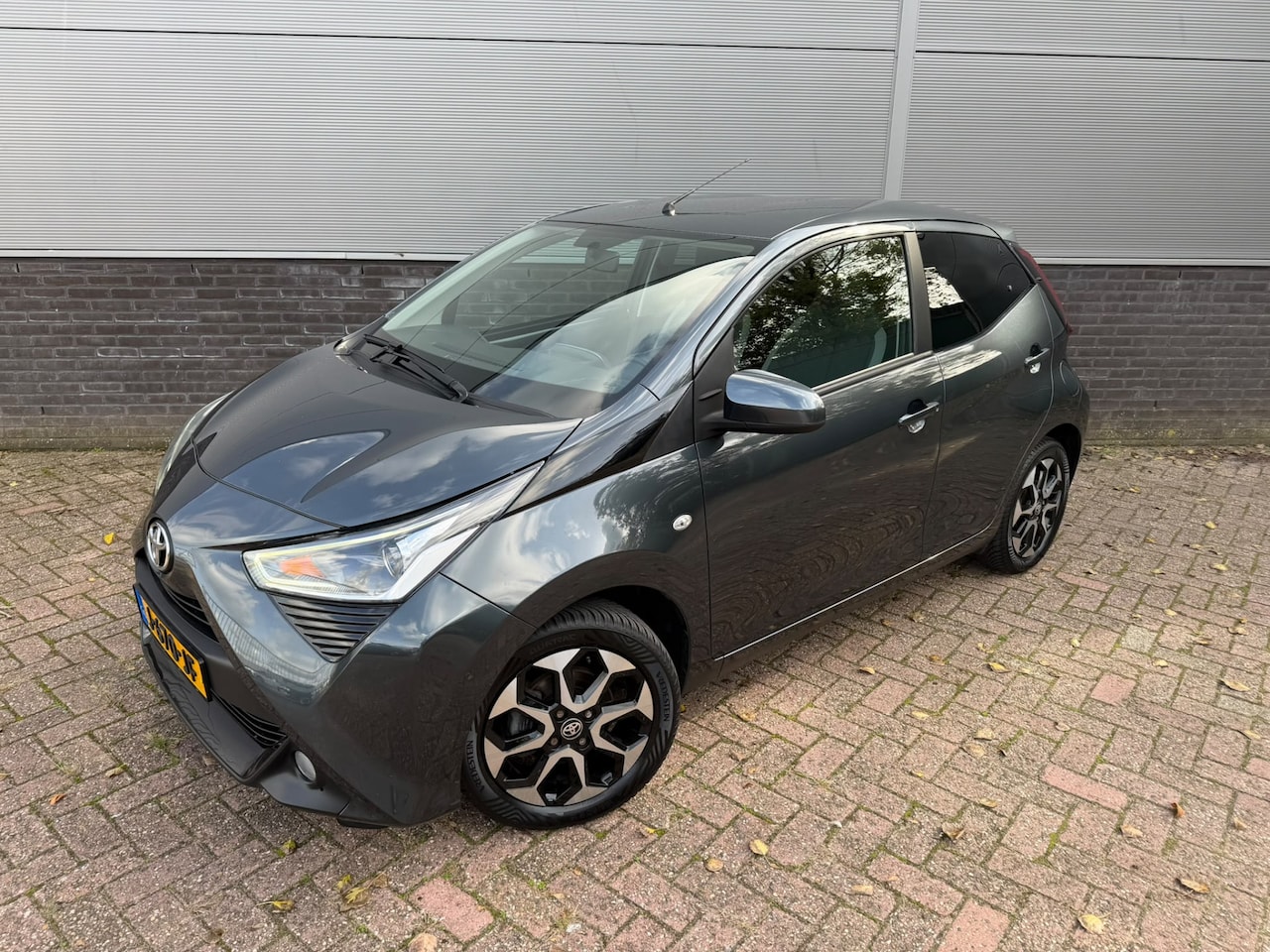 Toyota Aygo - 1.0 VVT-i x-joy 1.0 VVT-i x-joy - AutoWereld.nl