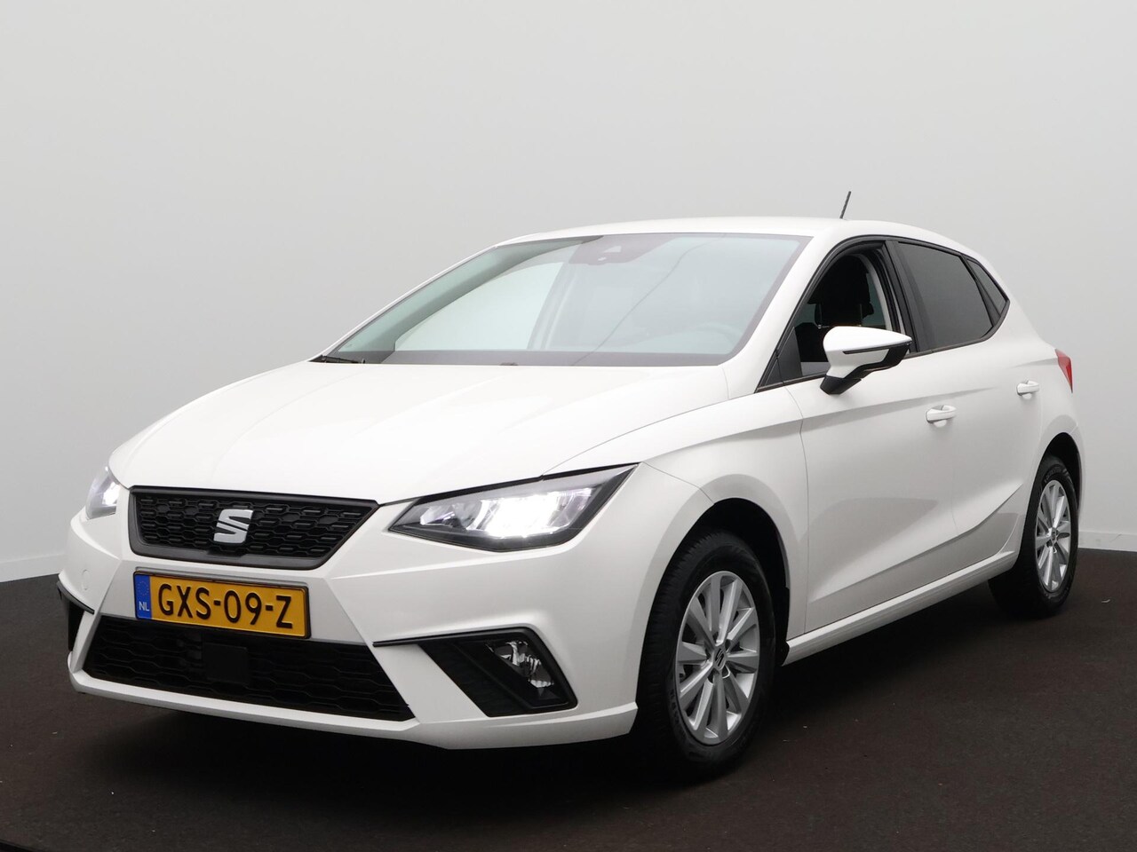 SEAT Ibiza - 1.0 EcoTSI Style Plus Apple Carplay/Android Auto - Cruise - Airco - L.M. Velgen - AutoWereld.nl