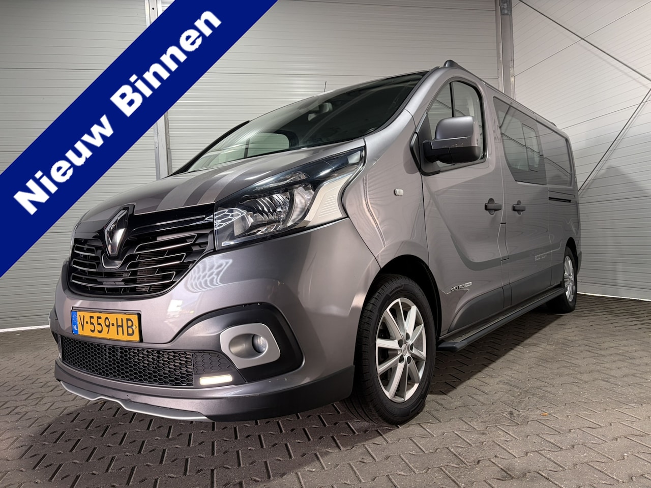 Renault Trafic - 1.6 dCi T29 L2H1 DC Formula Edition Energy | Cruise Control | Bekleding leder | Trekhaak V - AutoWereld.nl