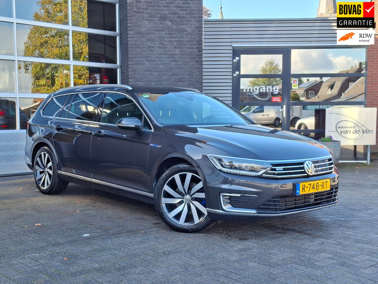 Volkswagen Passat Variant - 1.4 TSI GTE Highline | Zwenkbare trekhaak| Voor + Achter sensoren | Camera | Stoelverwarmi - AutoWereld.nl