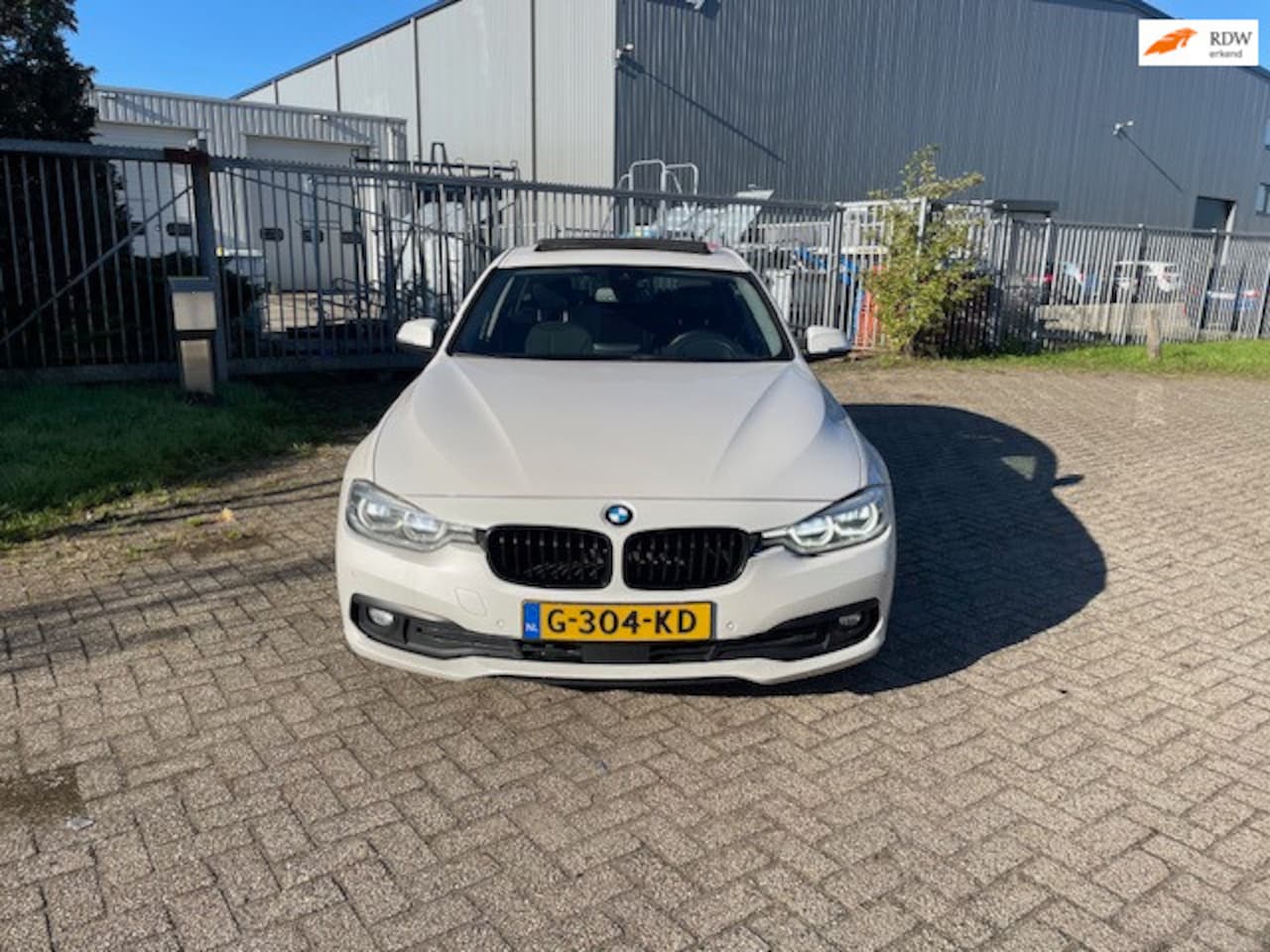 BMW 3-serie Touring - 320d EDE Essential AUTOMAAT PANORAMDAK !!! - AutoWereld.nl