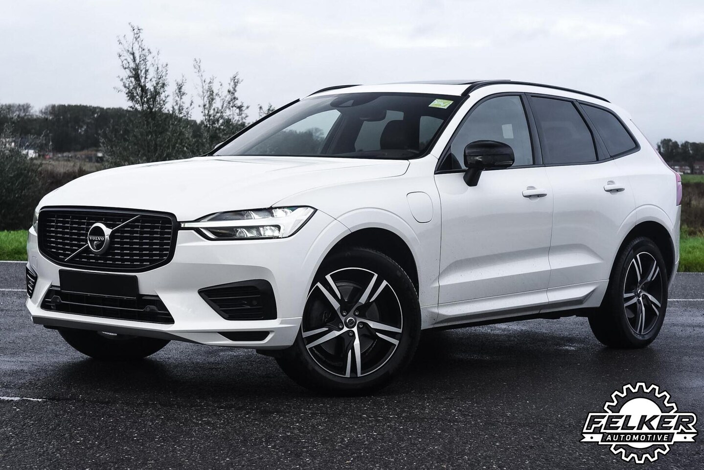 Volvo XC60 - T8 AWD | Pano | 360° | Luchtvering | Leder - AutoWereld.nl