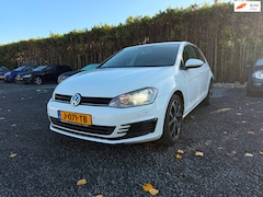 Volkswagen Golf - 1.2 TSI Trendline