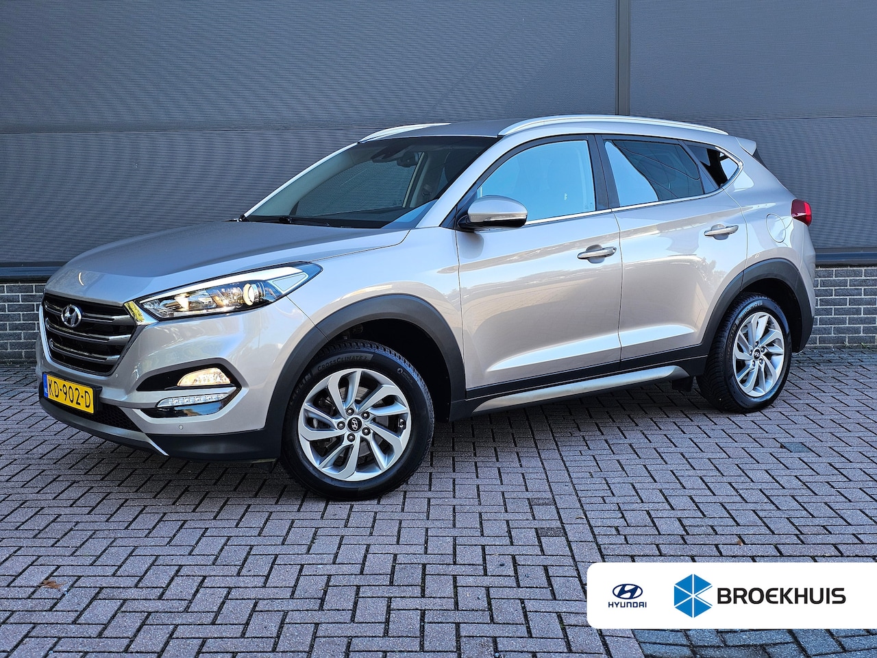 Hyundai Tucson - 1.6 GDi Comfort All-Season Banden | Navigatie | Stoelverwarming | Camera | Parkeersensoren - AutoWereld.nl