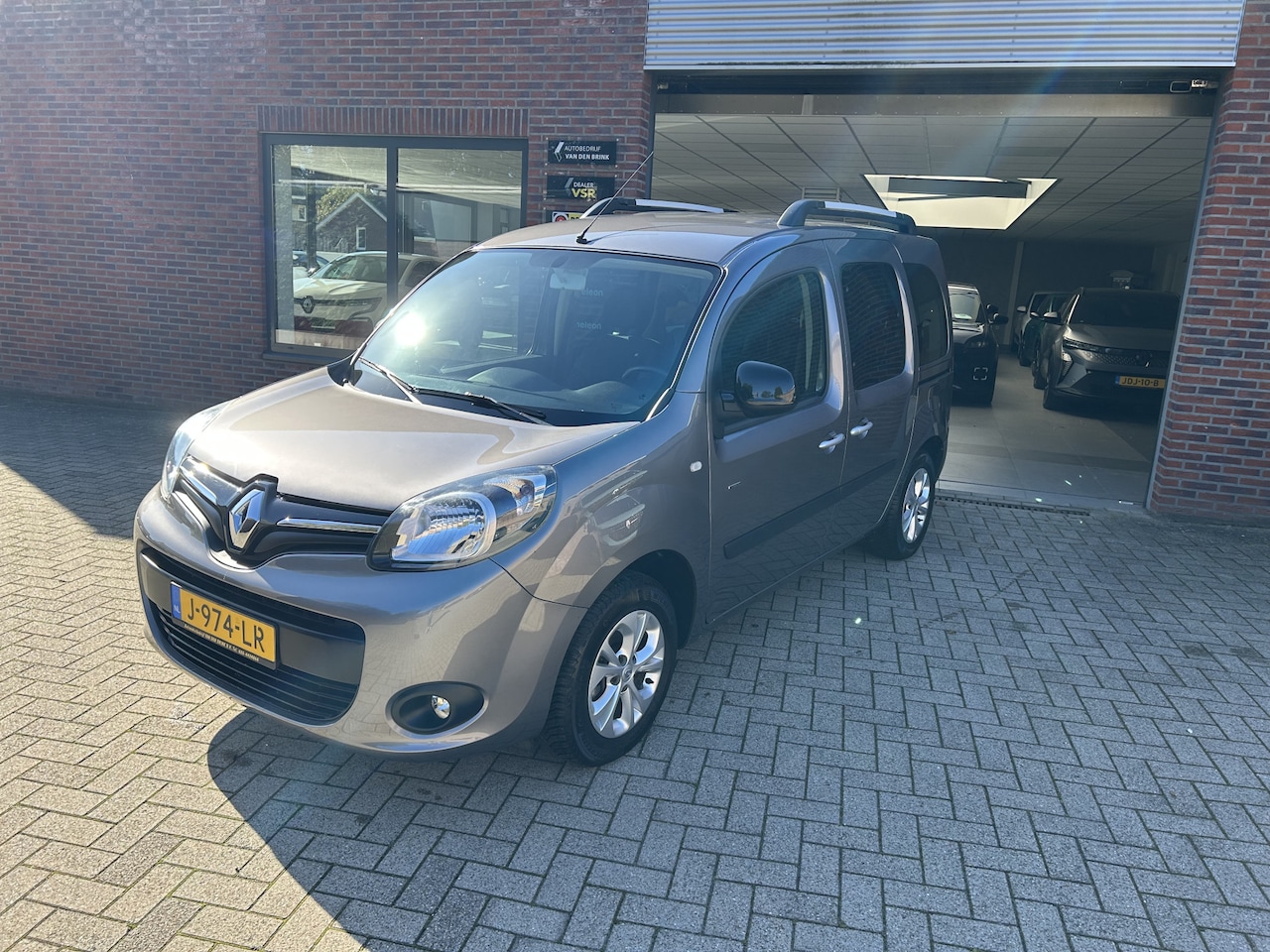 Renault Kangoo Family - 1.2 TCe Limited/Navi - AutoWereld.nl