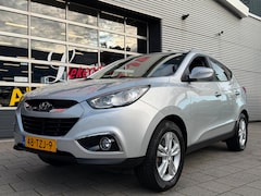 Hyundai ix35 - 2.0i 4WD Style - Navigatie I Airco I Xenon I 1/2 Leer I Trekhaak I Sport velgen