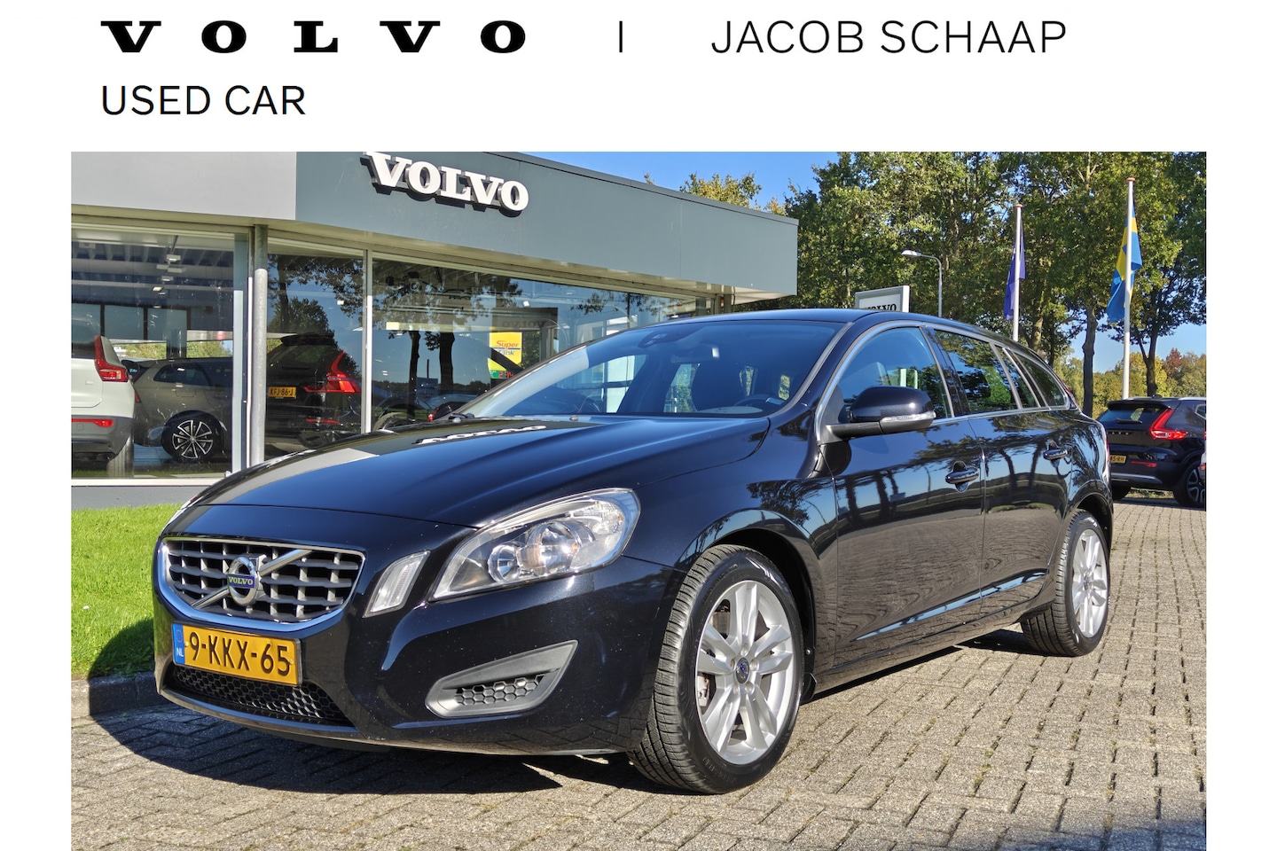 Volvo V60 - T3 150PK Automaat Momentum Trekhaak | Camera | PDC | All seasons - AutoWereld.nl