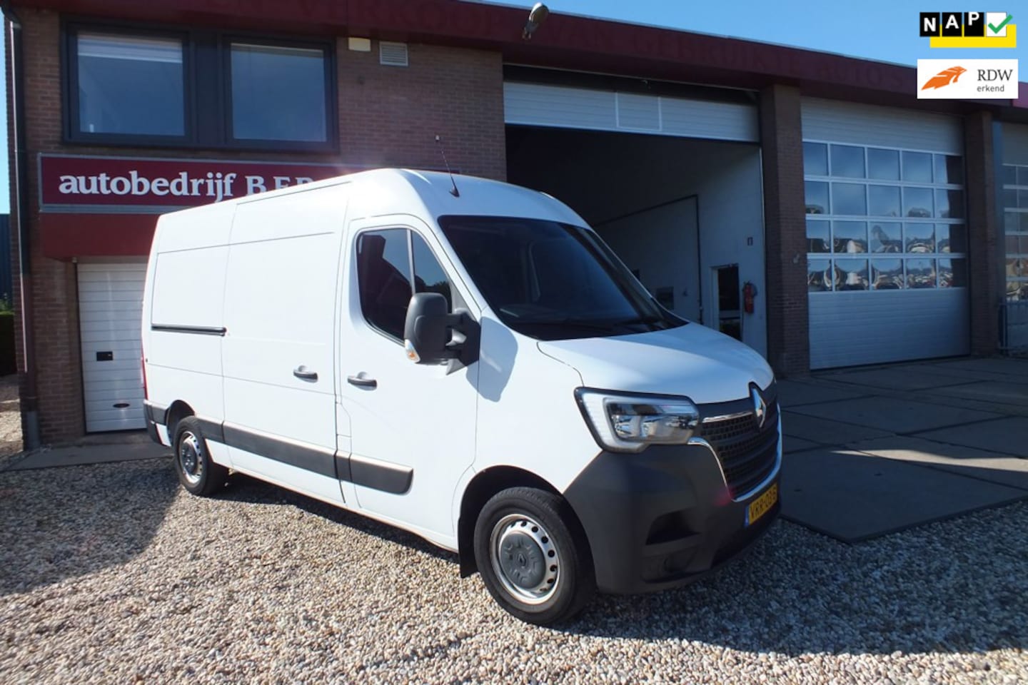 Renault Master - T35 2.3 dCi 135 L2H2 Comfort T35 2.3 dCi 135 L2H2 Comfort - AutoWereld.nl