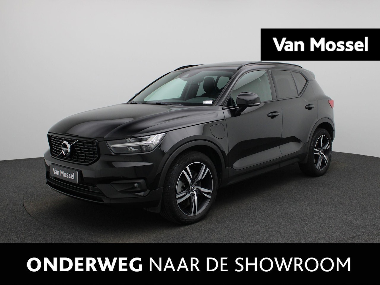 Volvo XC40 - 1.5 T4 Recharge R-Design | PANORAMADAK | HARMAN KARDON | STOEL-STUURWIELVERWARMING | CAMER - AutoWereld.nl