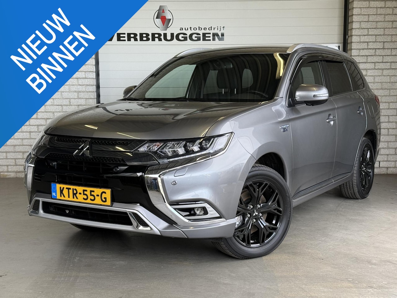 Mitsubishi Outlander - 2.4 PHEV Instyle | Leder | Stoel&Stuur verw. | Dealer onderh. | Navi | All-in rijklaarprij - AutoWereld.nl