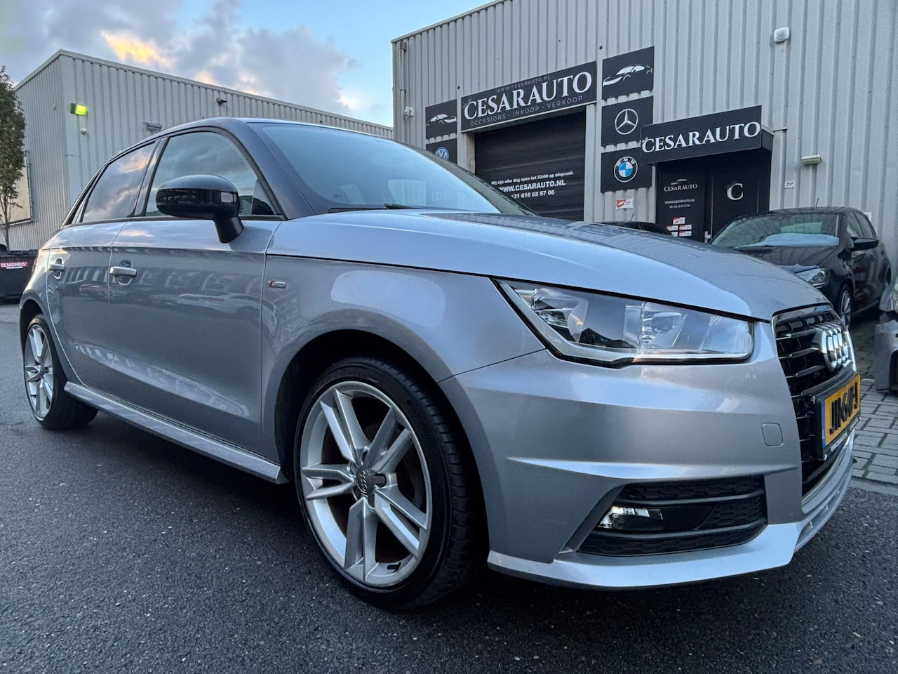 Audi A1 Sportback - 1.0 TFSI Adrenalin S-LINE / 79 DKM - AutoWereld.nl