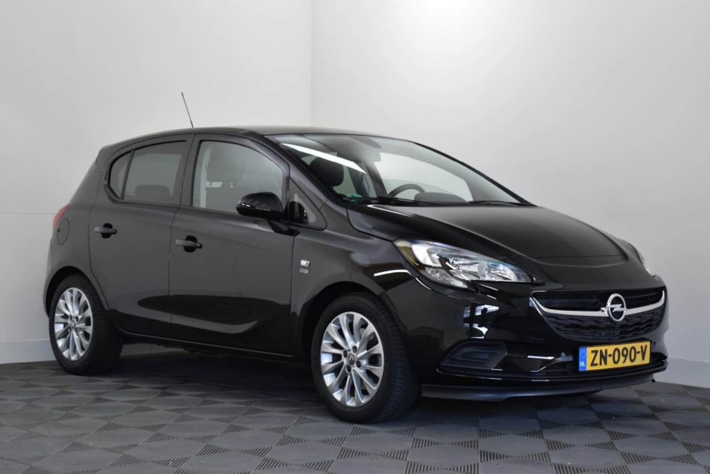 Opel Corsa-e - 1.0 T. 90PK 120 Jaar Editie - AutoWereld.nl