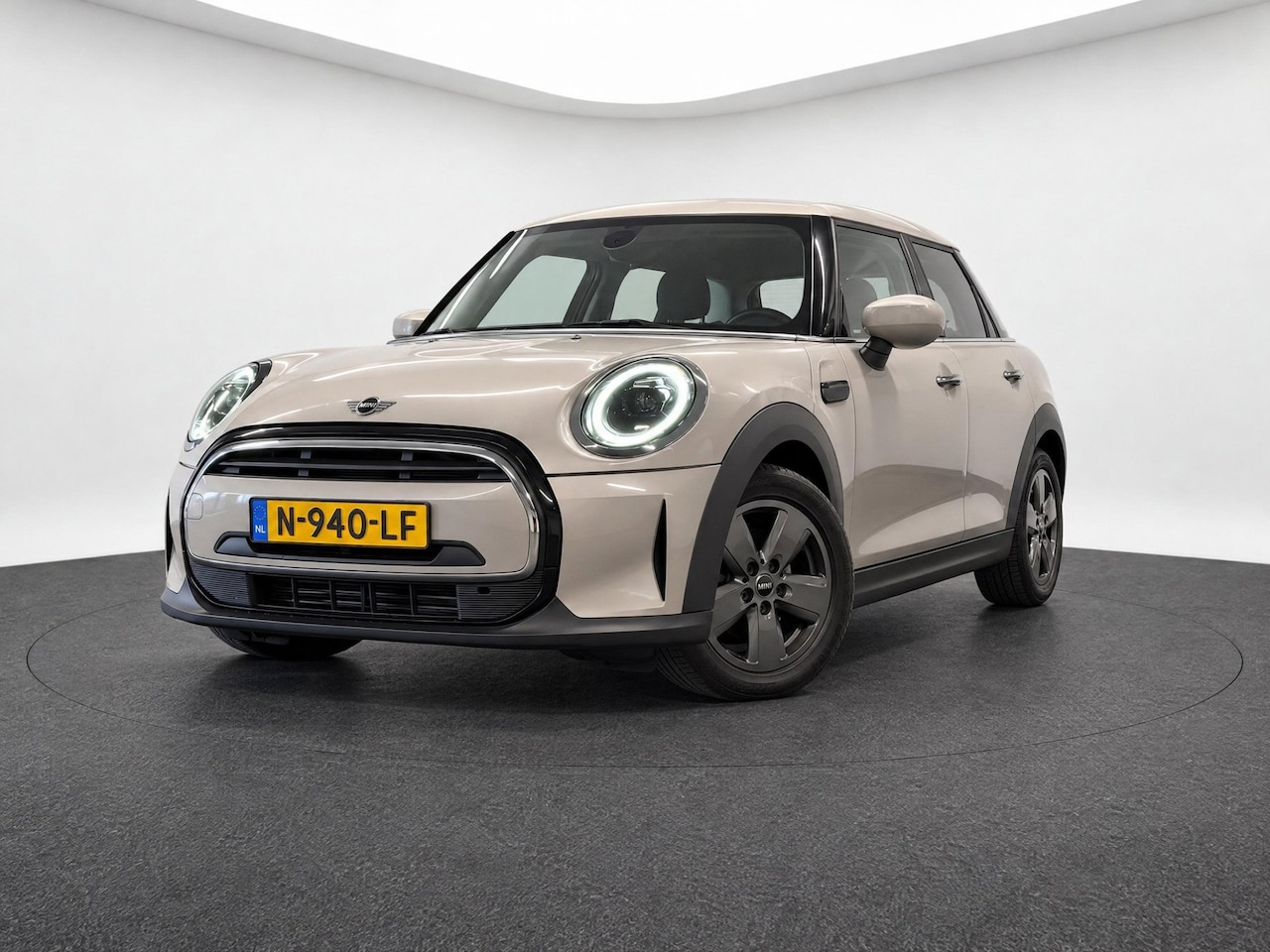MINI One - Mini 1.5 Business Edition (NAVI, CRUISE, LED, DEALER ONDERHOUDEN) - AutoWereld.nl