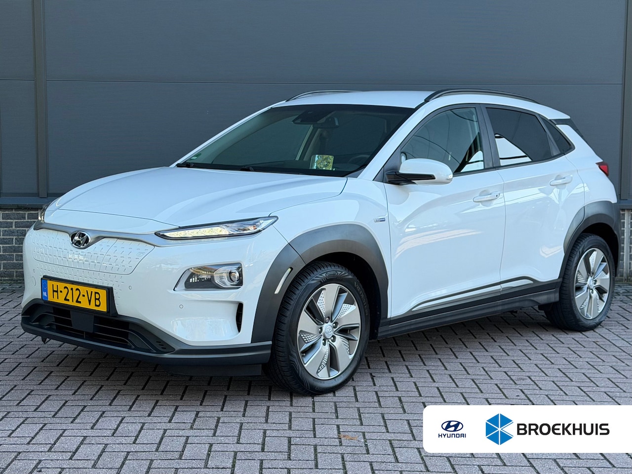 Hyundai Kona Electric - EV Premium 64 kWh | Stuur & Stoelverwarming | 3 Fase | Navigatie | Dealer Onderhouden | Ac - AutoWereld.nl