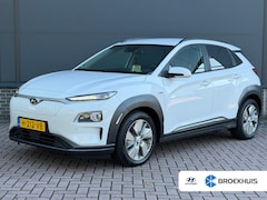Hyundai Kona Electric - EV Premium 64 kWh | Stuur & Stoelverwarming | 3 Fase | 100% SOH | Navigatie | Dealer Onder