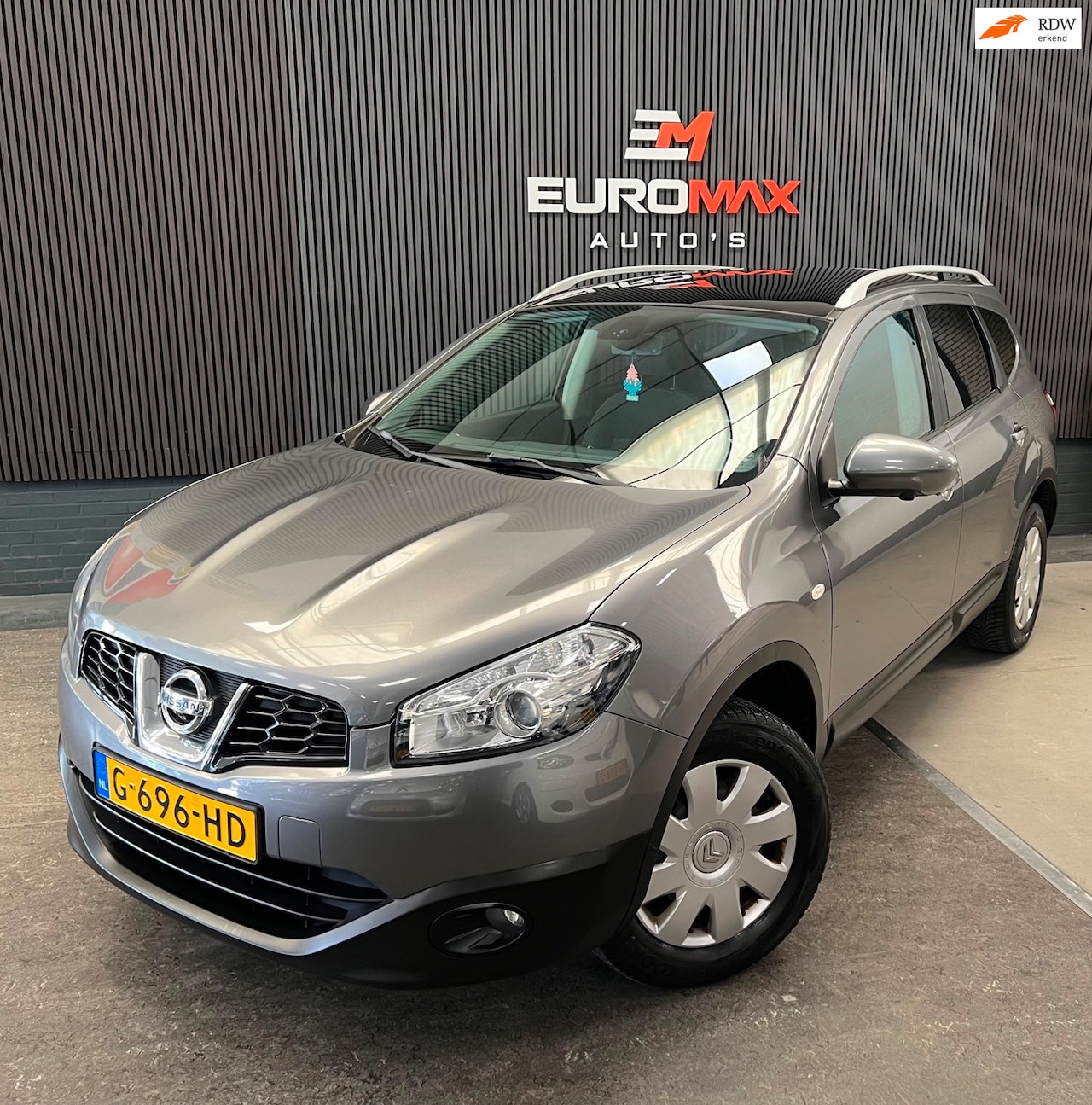 Nissan Qashqai - 2.0 Optima | 1e Eigenaar | 7-Pers | Navigatie |Pano- Achteruitrijcamera | Cruise Control | - AutoWereld.nl