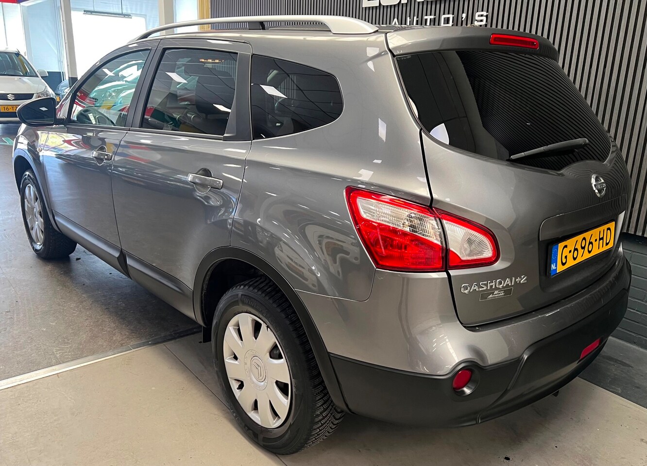 Nissan Qashqai - 2.0 Optima | 1e Eigenaar | 7-Pers | Navigatie |Pano- Achteruitrijcamera | Cruise Control | - AutoWereld.nl