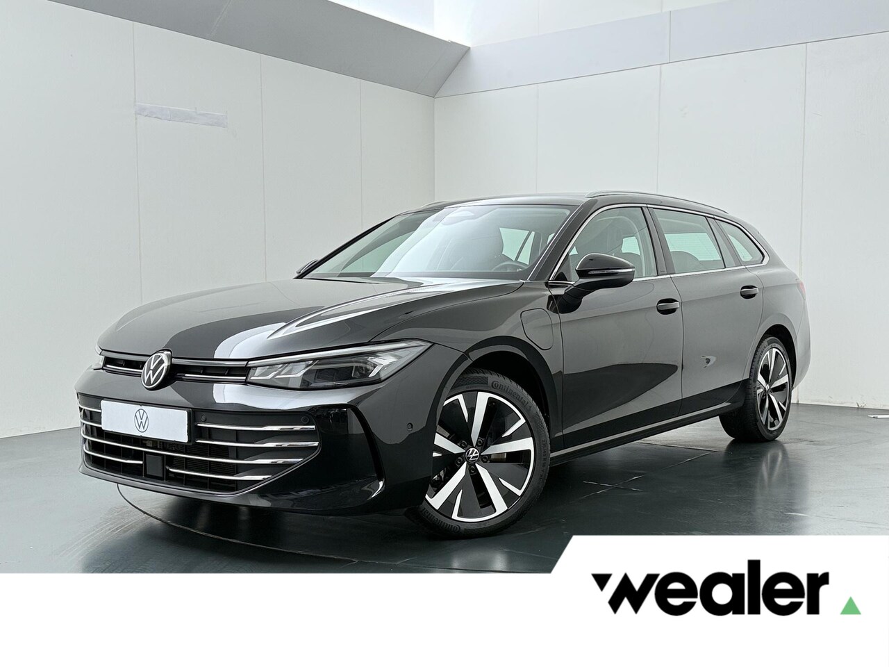 Volkswagen Passat Variant - 1.5 eHybrid Business | 204 PK | Trekhaak | Stoel- & Stuurverwarming | Achteruitrijcamera | - AutoWereld.nl