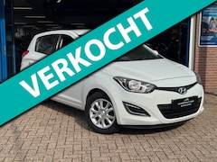 Hyundai i20 - 1.2i i-Drive 2014 WIT 5drs AIRCO LM APK NAP