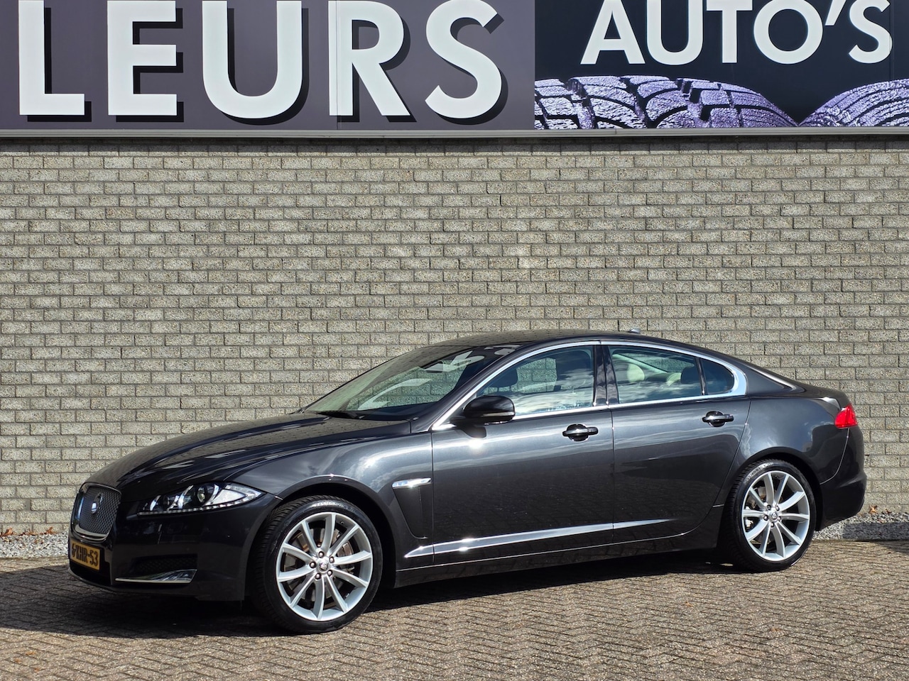 Jaguar XF - 3.0 V6 AWD Leer/Trekhaak - AutoWereld.nl