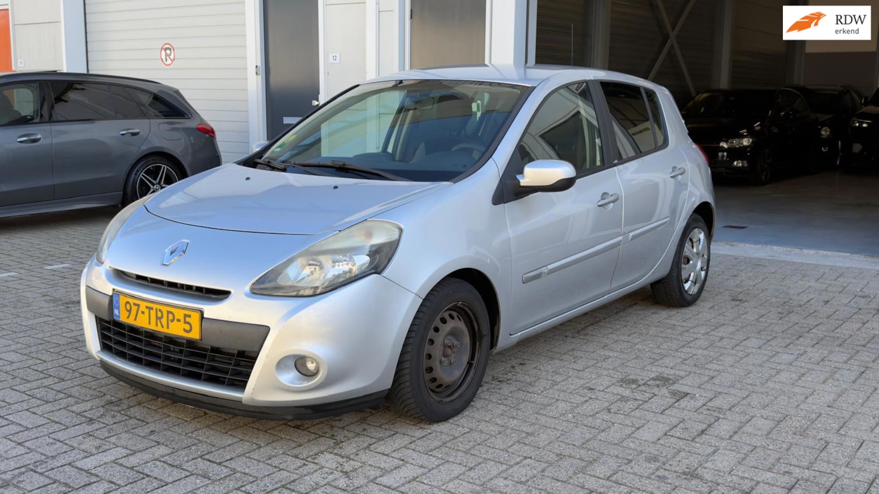 Renault Clio - 1.5 dCi Authentique 5Deurs - Airco - Cruise Control - AutoWereld.nl