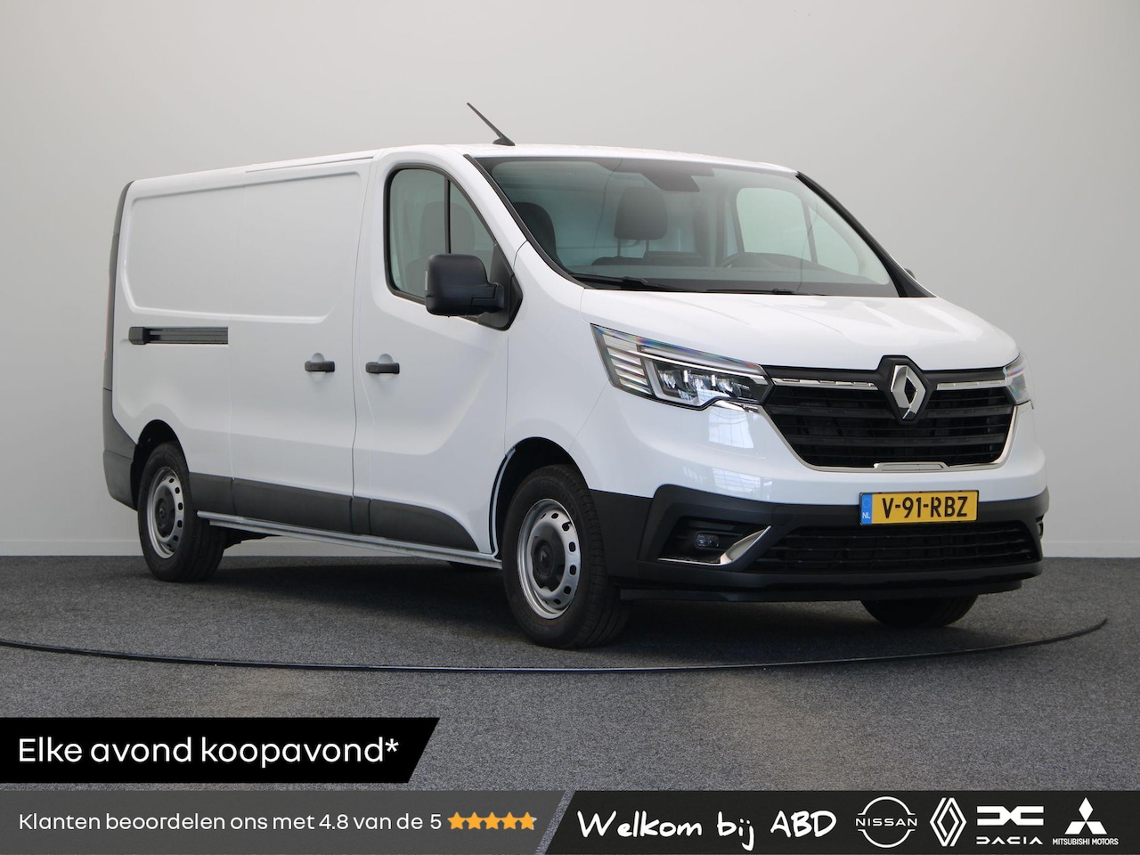 Renault Trafic - 2.0 dCi 110pk T30 L2H1 Comfort | Parkeersensoren | Laadruimtebetimmering | Vierseizoensban - AutoWereld.nl