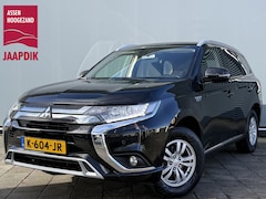 Mitsubishi Outlander - BWJ 2021 | 2.4 225PK PHEV Pure | CLIMA | NAVI | STOELVERW | CAMERA A | CARPLAY | PDC 2X| L